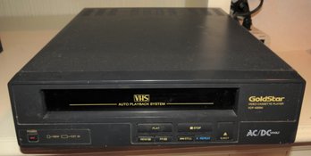 Video Cassette Player Goldstar AC/DC VHS  VCP 4205M - No Remote