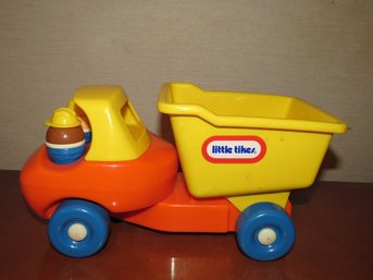 Little Tikes Dump Truck Toy With 2 Figures/vintage