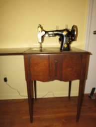White Rotary Sewing Machine With  Sewing Machine Table/Vintage
