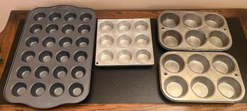 Cupcake Baking Pans - 4 Piece Lot