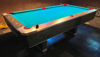 Fischer MFG Co Pool Table Serial No: A00313 With Pool Cues & Billiards Cue Balls