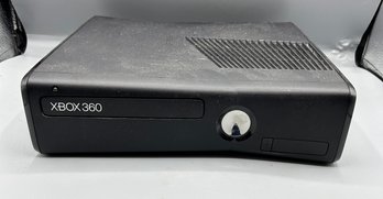 Microsoft XBox 360 Model 1439 Manufactured 2010