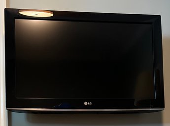 32' LG Flat Screen TV
