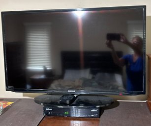 Samsung Smart TV 39 Screen Model UN40EH5300F, 2012