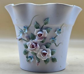 Leftons 1030 Satin White Vase With Pink Roses And Blue Forget-me-Nots