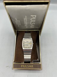 Pulsar Alarm Analog Digital Mens Wristwatch