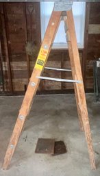Lynn Ladder And Scaffolding 4.5 Ft Wooden Ladder