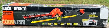 Black And Decker Cordless Rechargeable 18' Hedge Trimmer