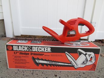 Electric Hedge Trimmer Black & Decker #TR1700 17'  With Original Box & Instruction Booklet