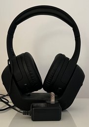 Brookstone Wireless Headphones Model YU-RF8131