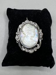 Sterling Silver Mother Of Pearl Cameo Brooch/Pendant