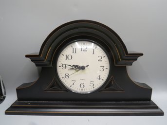 Mantle Quartz Clock, Battery Operated