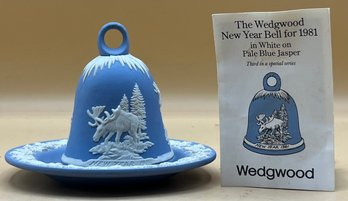 WEDGWOOD Jasperware Cream On Lavender Blue 1981 New Years Bell With Plate
