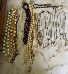 Costume Jewelry Necklaces Assorted Lot Of 19 Pieces