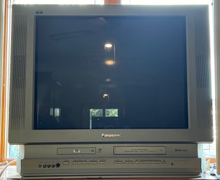 Panasonic PV-DF2702 27-Inch Pure Flat TV-DVD-VCR Combo