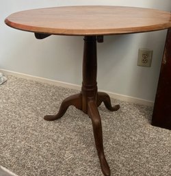 Solid Wood Round Pedestal Table