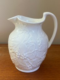 Bone China Wedgwood Of Etruria & Barlaston Ivory Embossed Grapevine Strawberry And Vine Jug