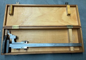 CSE Micrometer / Caliper In Wooden Box