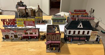 Fine Scale Miniatures Train Town Model, Assorted Lot