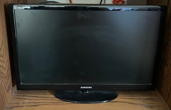 Samsung 22' 5003 Series Full HD 1080p LED TV Model: UN22D5003BF With Remote