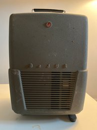 DeJur Versatile 909 8mm Projector