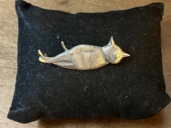 Vintage Sleeping Cat Brooch