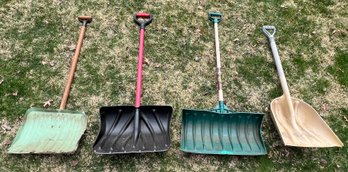 Snow Shovels - 4 Pieces