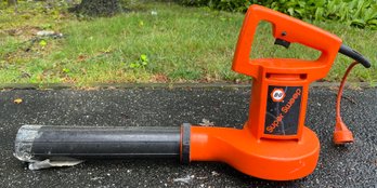 Black & Decker Super Sweep 6 AMP Corded Leaf Blower