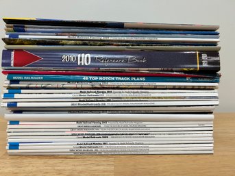 Assorted Lot Of Model Railroad Magazines