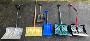 Snow Shovels - 6 Pieces