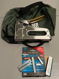 Arrow Staple Gun In Bag W Staples