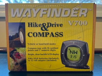 Wayfinder Hike & Drive Compass V700