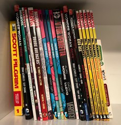 Lot Of Comics - 22 Pieces