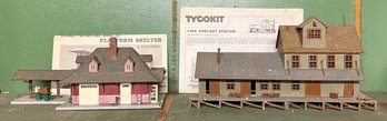 TYCOKIT Platform Shelter & Freight Station - 2 Pieces