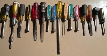 Hand Tools Assorted Lot Of 16 Pieces