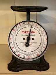 Vintage Eveready Family Utility Scale