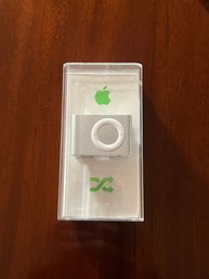 IPod Shuffle 1GB 240 Songs New In Box - Serial No. 5L646SJCVTE