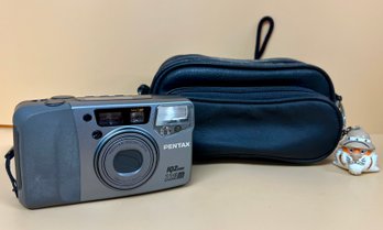 Pentax 1QZ  Zoom 115mm 35mm Point And Shoot Camera Model 8410475 With Case