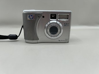 HP Photosmart 935 5.3MP Digital Camera Model Q2214A