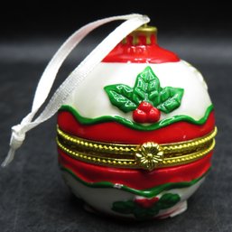 Silver-tone Cross Pendant In Ceramic Trinket/ornament Box