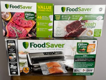 Food Saver Vacuum Sealed With 2 Boxes Of Sealed Bags - 3 Pieces