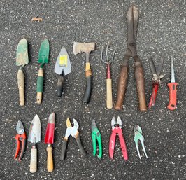 Gardening Tools - 15 Pieces