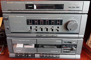 Hitachi AM/FM Stereo Tuner Model # HRD-MD03