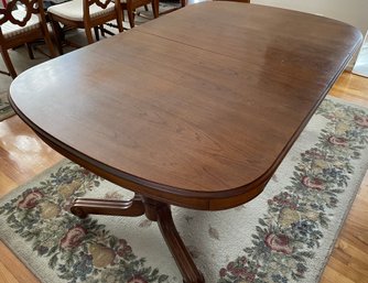 Dining Room Table With 2 Leaves And 6 Chairs