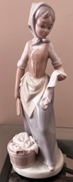 Nao By Lladro Daisa 'Wash Day Girl' Glazed Figurine B25M