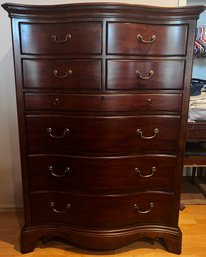 Thomasville 8 Drawer Dresser With Jewelry Felt Line Drawer