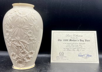Lenox Certified Mothers Day 1988 Vase