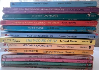 Assorted Lot Of Apple Fiction ,Dell And Scholastic Books