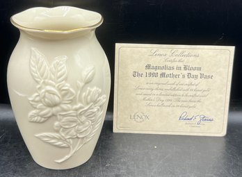 Lenox Certified Magnolias In Bloom Vase