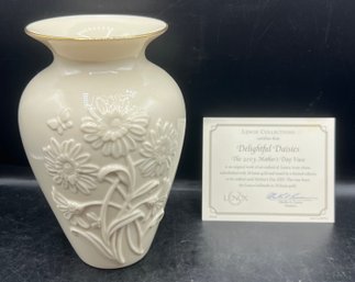 Lenox Delightful Daisies Certified Vase